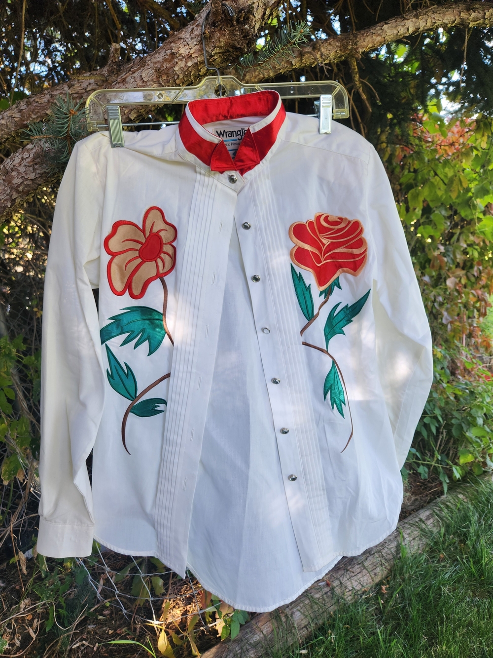 Wrangler White Western Button-Down Shirt with Red Floral Embroidery